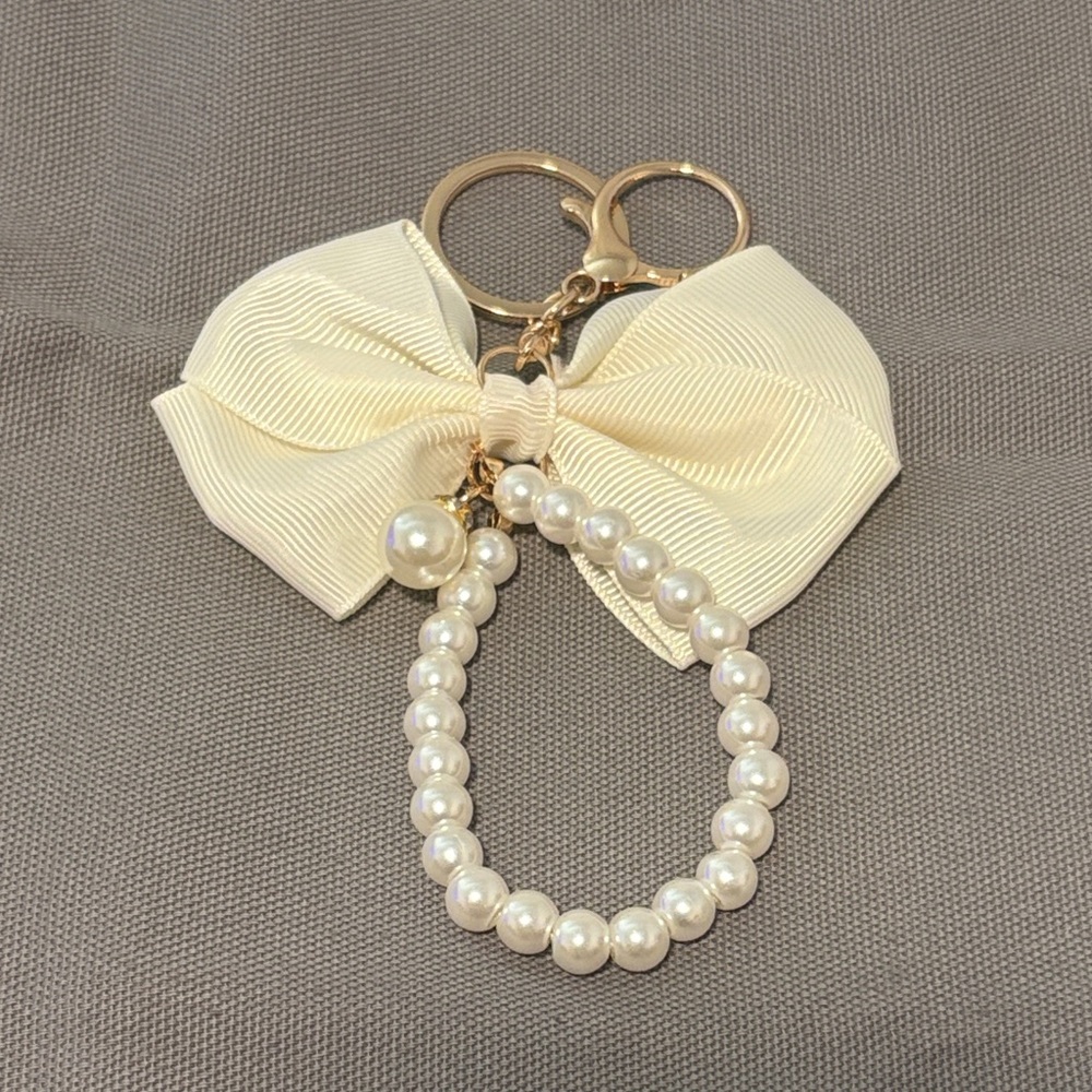 New Bow & Pearl Bag Charm